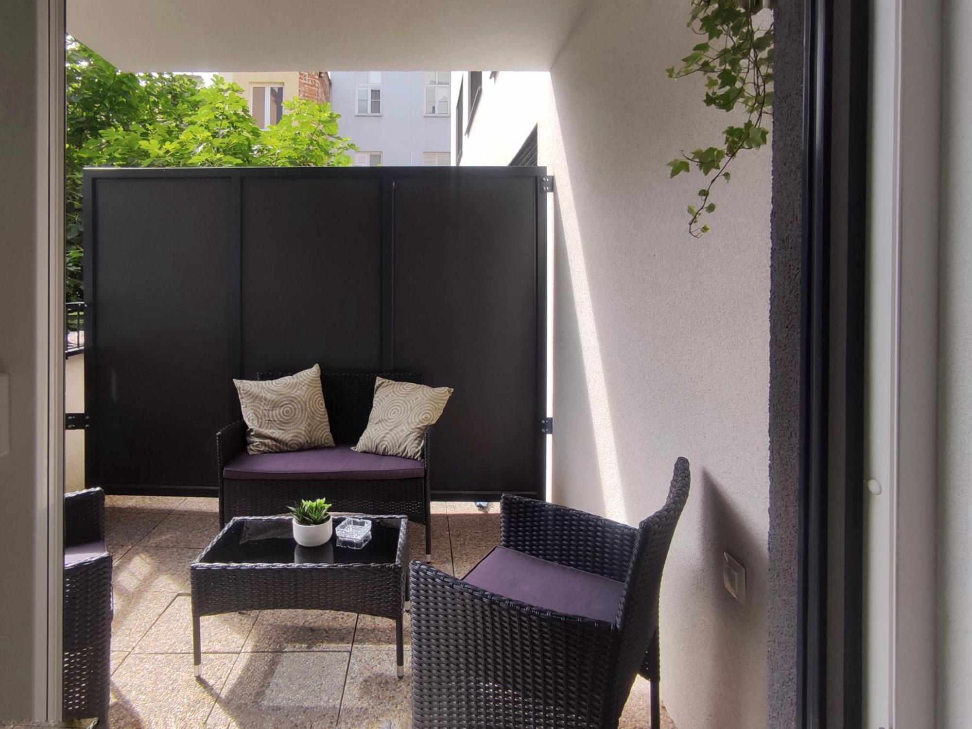 Elegant Escape Apartment II - City Centre Μπρατισλάβα Εξωτερικό φωτογραφία